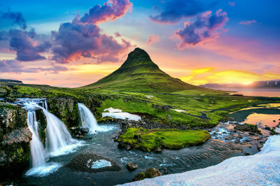 Kirkjufell au lever du soleil en Islande